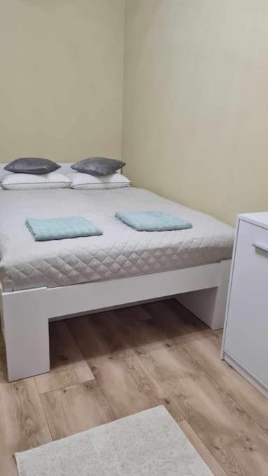 Mily, Nowy, Luksusowy Apartament Apartment Przemysl Ngoại thất bức ảnh